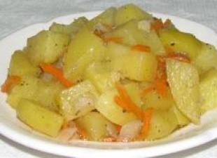 Тушенный картофель с овощами
