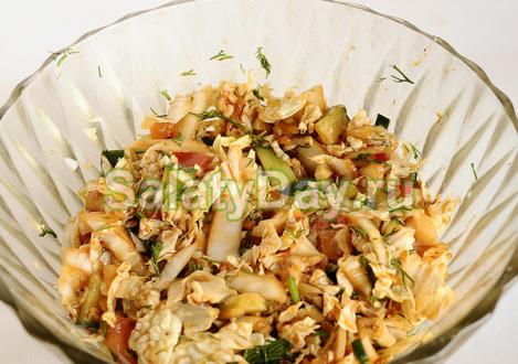 Вкусные рецепты салатов с пекинской капустой и копченой курицей