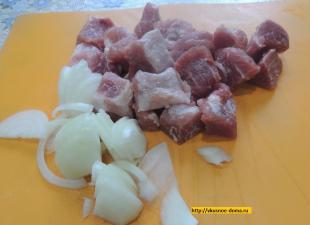 Запечёная свинина в горшочке с баклажаном и помидорами Как готовить баклажаны в горшочке
