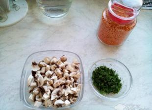 Рецепт: Гречка з сочевицею в горщику - з грибами та зеленню