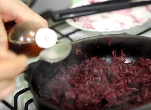 Classic red borscht with beets How to cook red borscht with beets