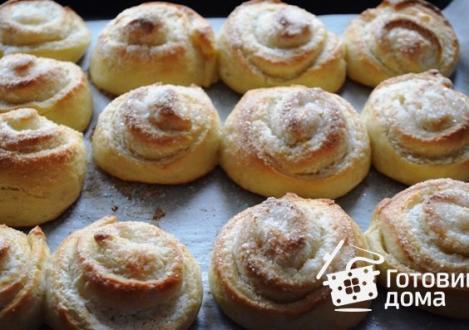 Buns made from yeast dough in the oven with kefir (7 recipes with photos step by step)