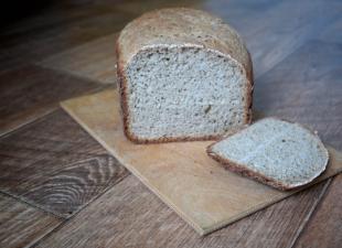 Ржаной хлеб с чесноком в хлебопечке